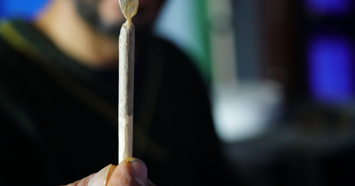 cannabis-smoking-5890427_1280 (1)